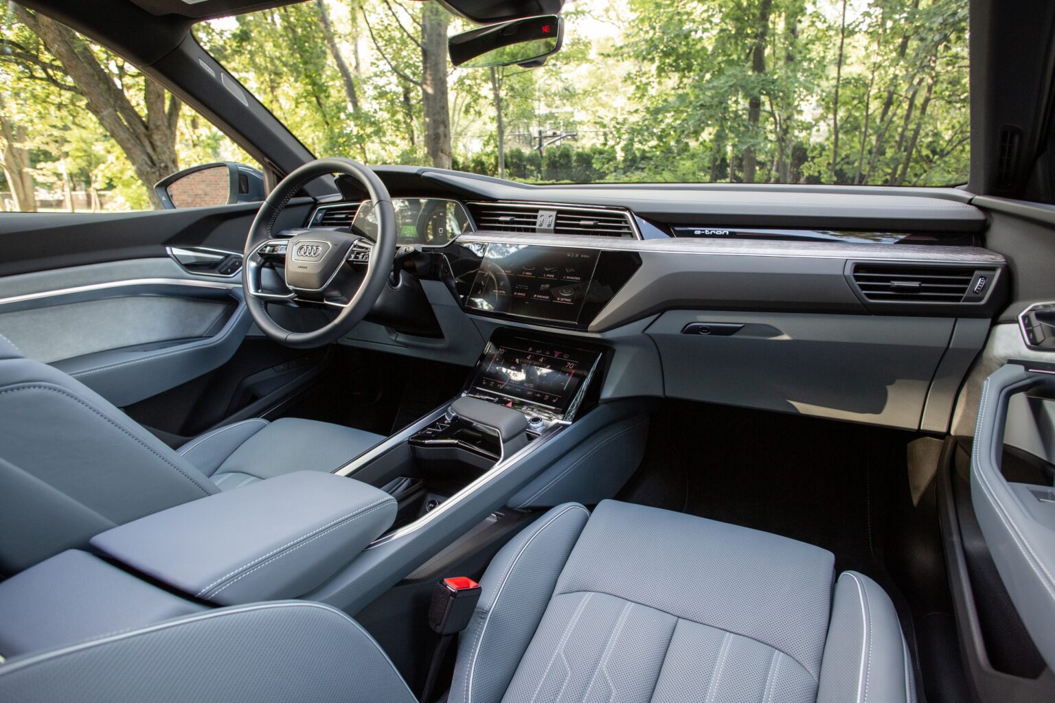 2023 Audi e-tron Sportback Interior Image 7