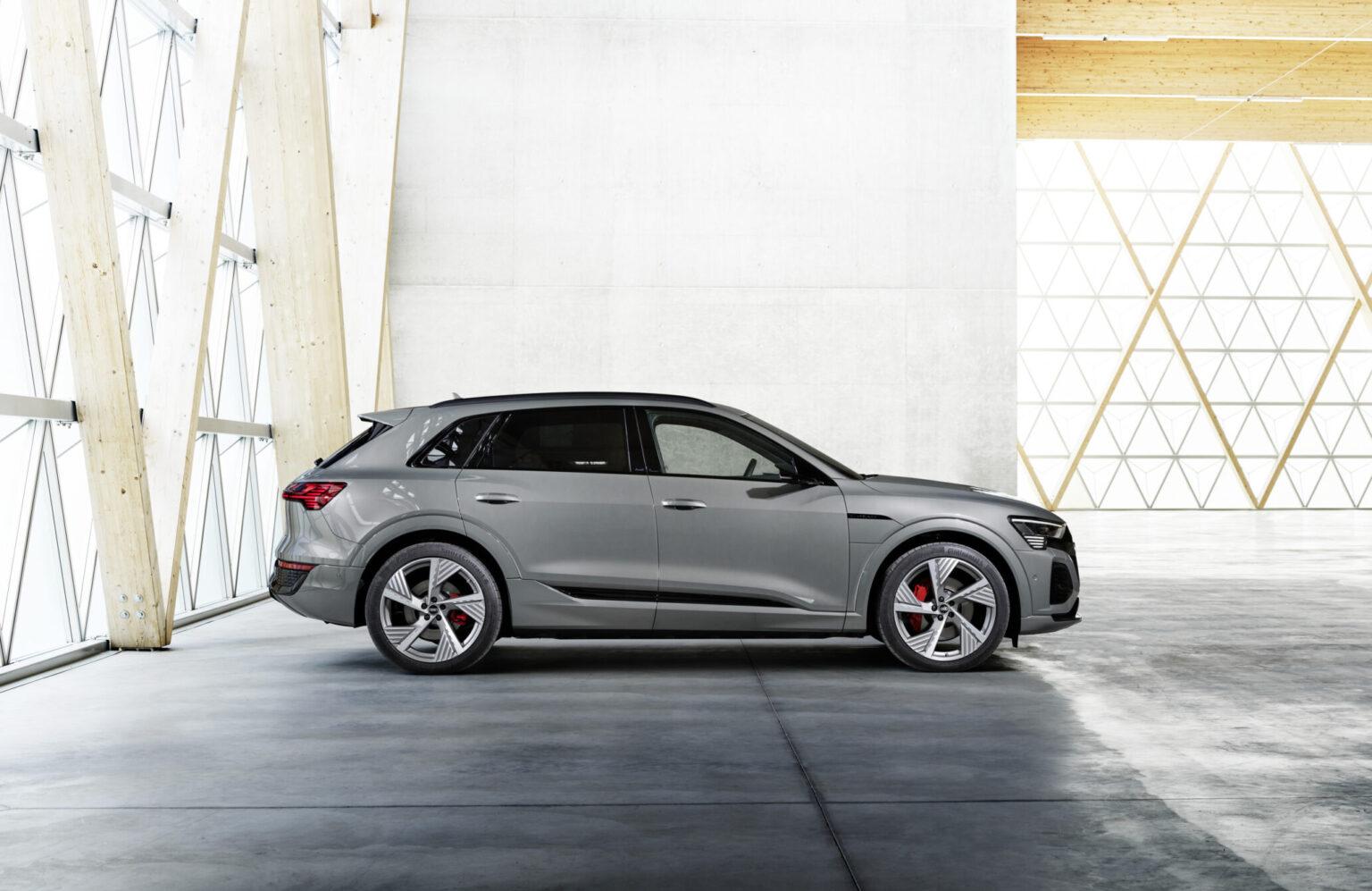 2024-Audi-Q8-e-tron-exterior