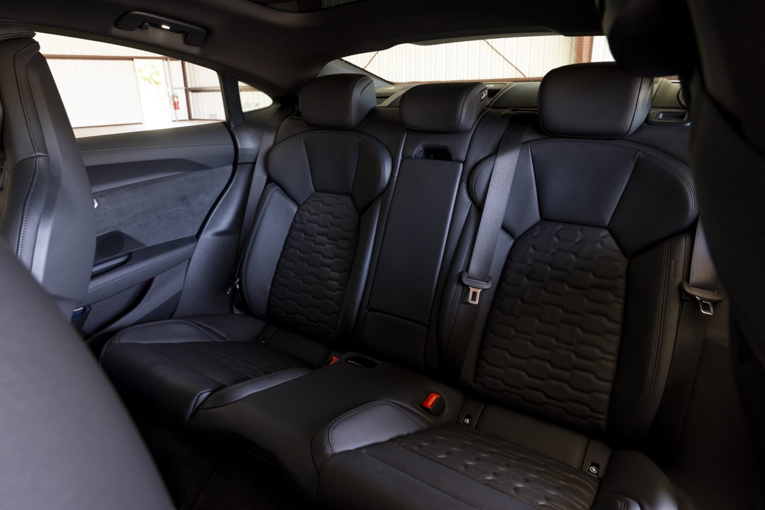 2023 Audi e-tron GT Interior Image 22