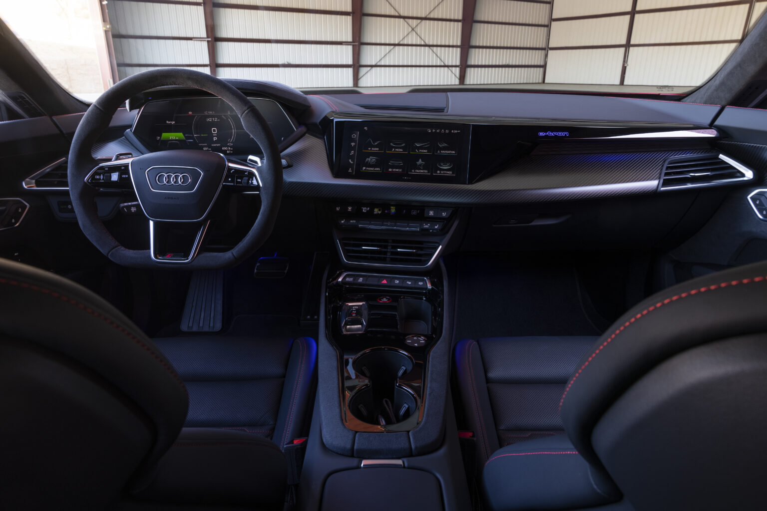 2023 Audi e-tron GT Interior Image 13