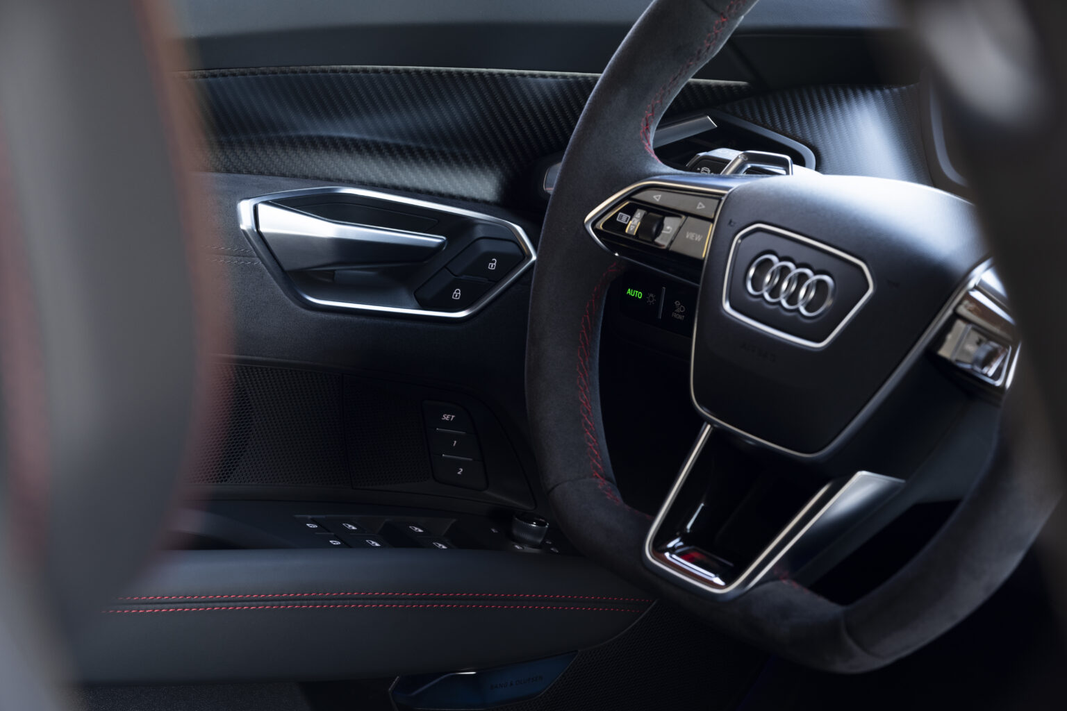 2023 Audi e-tron GT Interior Image 17