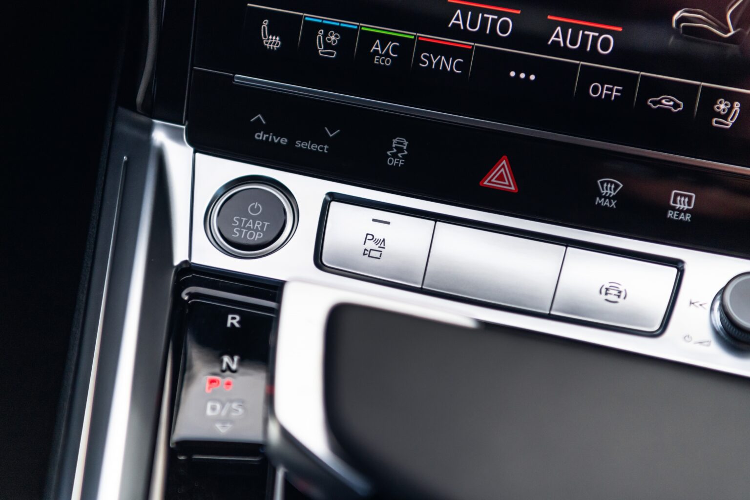 2023 Audi e-tron Sportback Interior Image 3