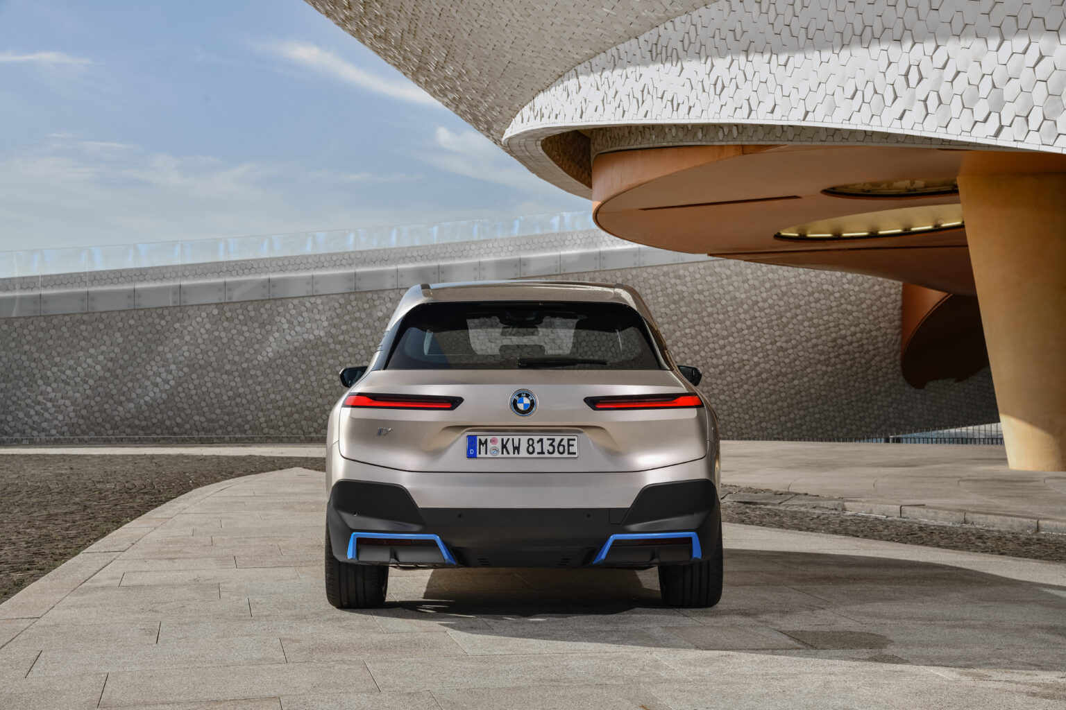 2023 BMW iX Exterior Image 5