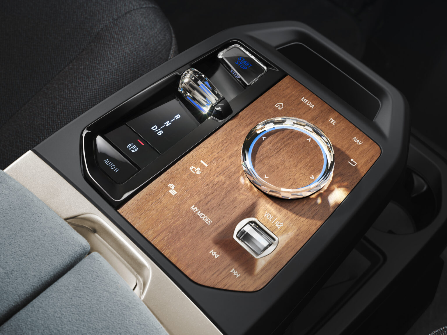 2023 BMW iX Interior Image 4