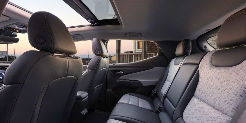 2023 Chevrolet Bolt EUV Interior Image 2