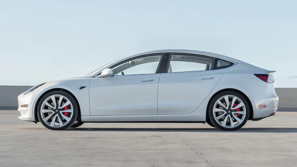 2023 Tesla Model 3 Exterior Image 2