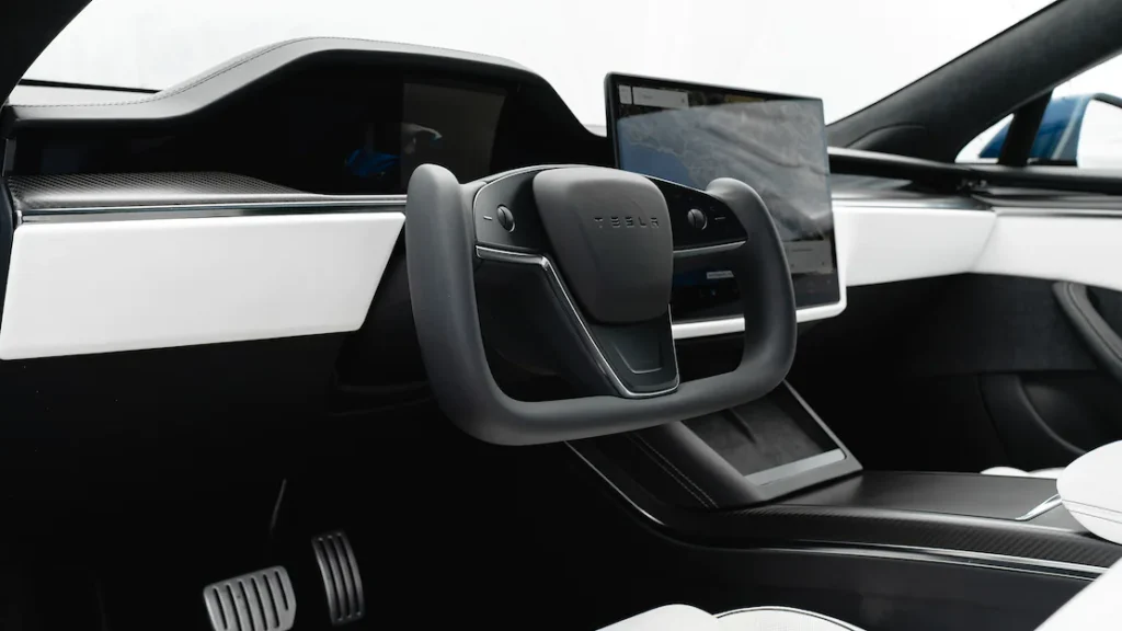 2023 Tesla Model S Interior Image 1
