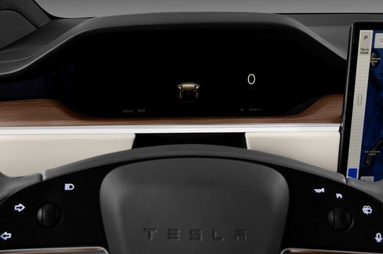 2023 Tesla Model X Interior Image 9
