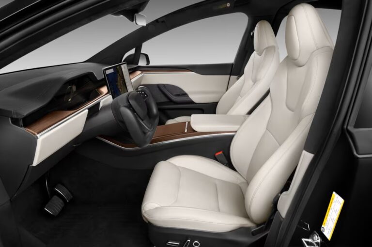 2023 Tesla Model X Interior Image 4