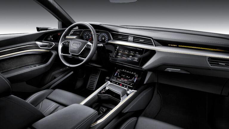 2023 Audi e-tron Premium Interior Images