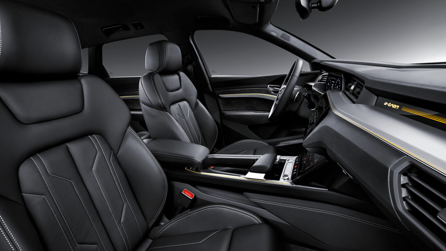 2023 Audi e-tron Interior Image 3