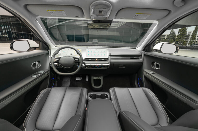 2023 Hyundai Ioniq 5 SE Standard Range Interior Images