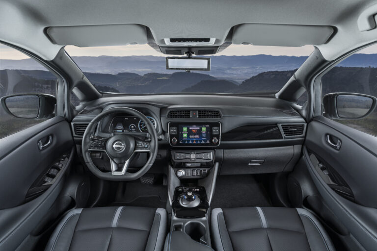 2023 Nissan Leaf S Interior Images