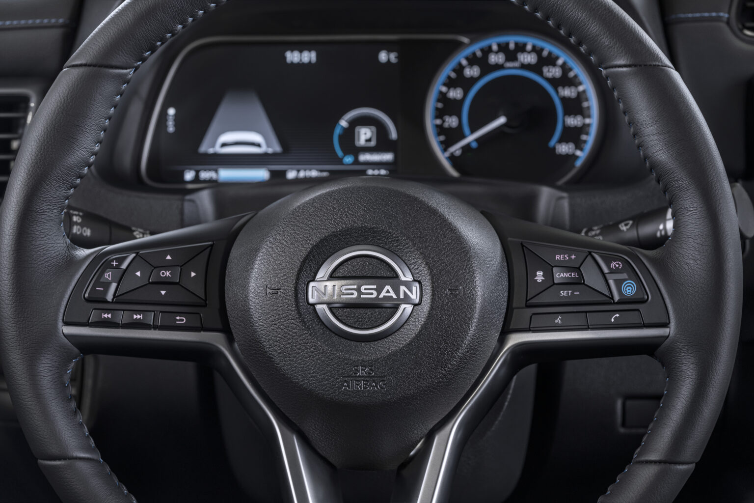 2023 Nissan Leaf Interior Image 3