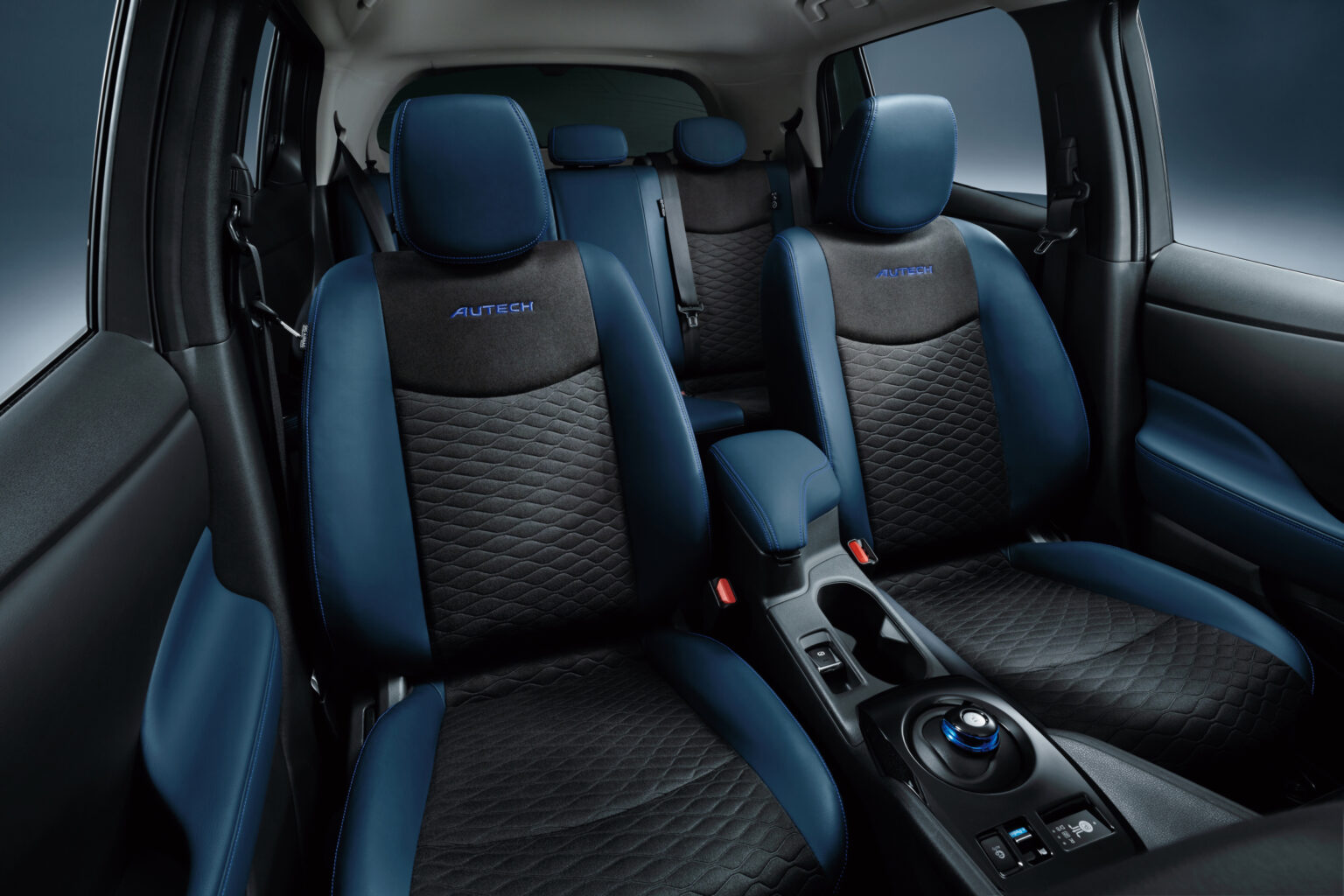 2023 Nissan Leaf Interior Image 4