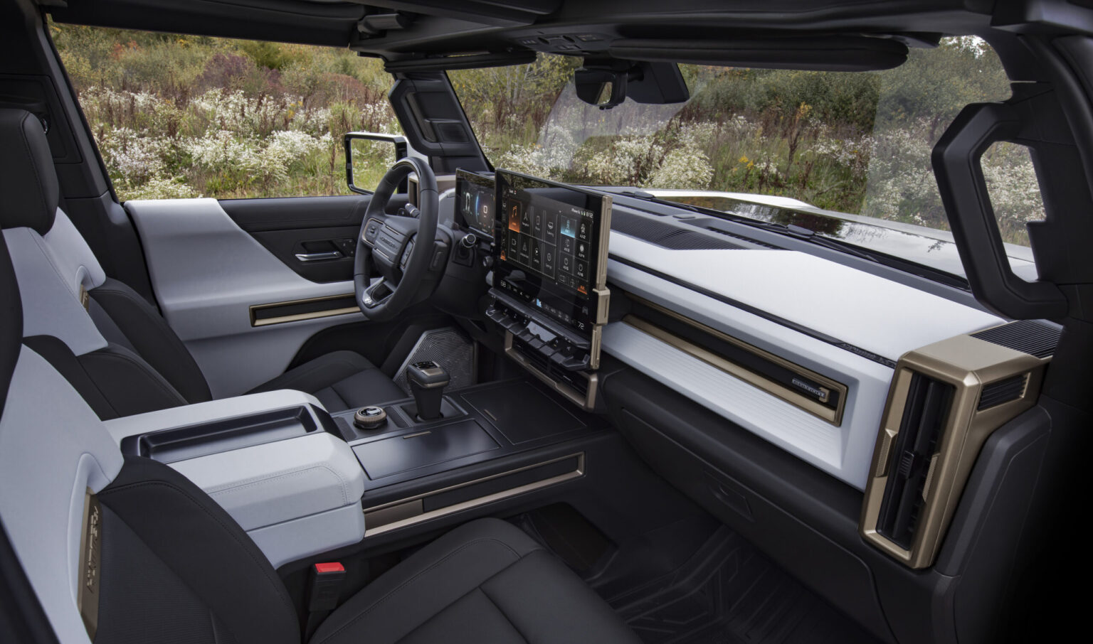 2023 GMC Hummer EV Pickup Interior Image 1