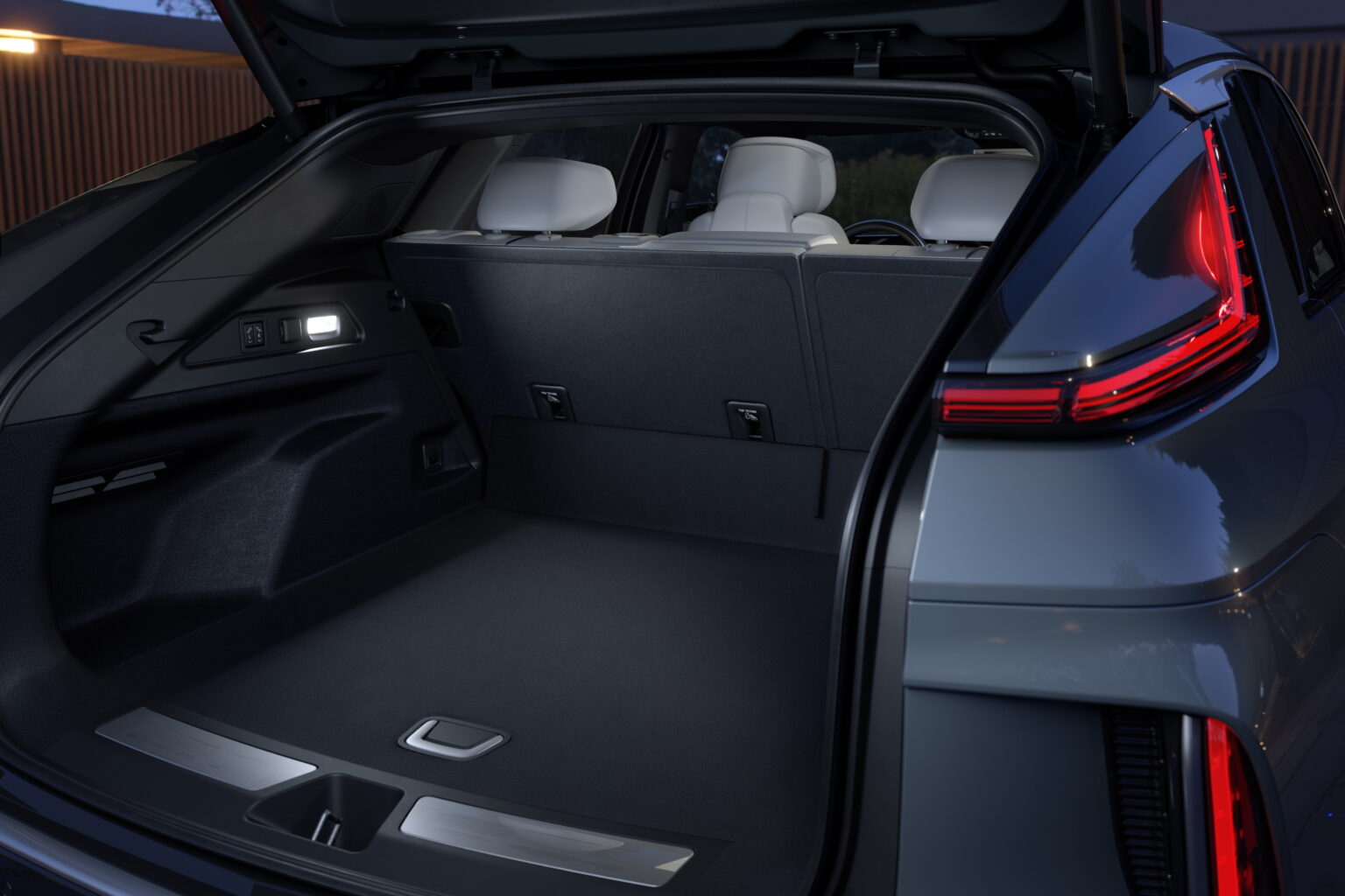 2024 Cadillac Lyriq SUV Interior Image 12