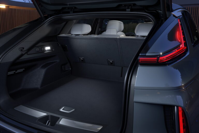 2024 Cadillac Lyriq SUV Sport 2 AWD Interior Images