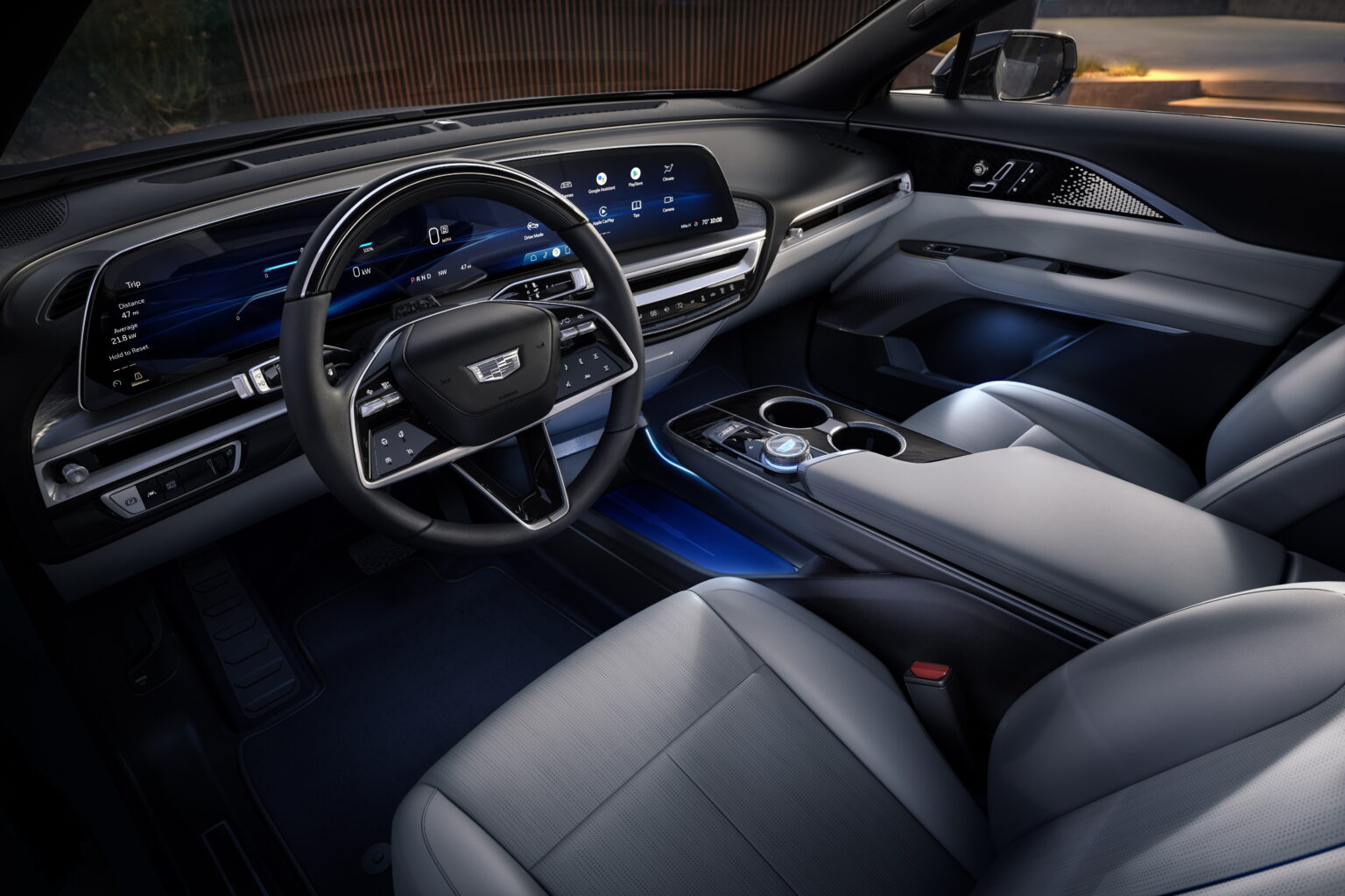 2024 Cadillac Lyriq Interior Image 14