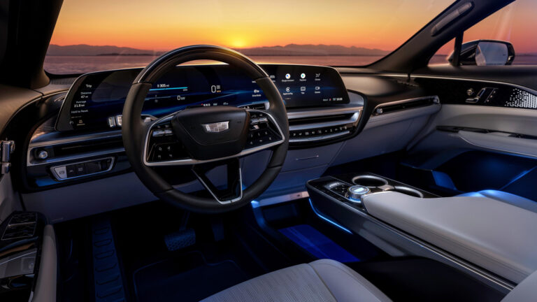 2024 Cadillac Lyriq SUV Tech AWD Interior Images