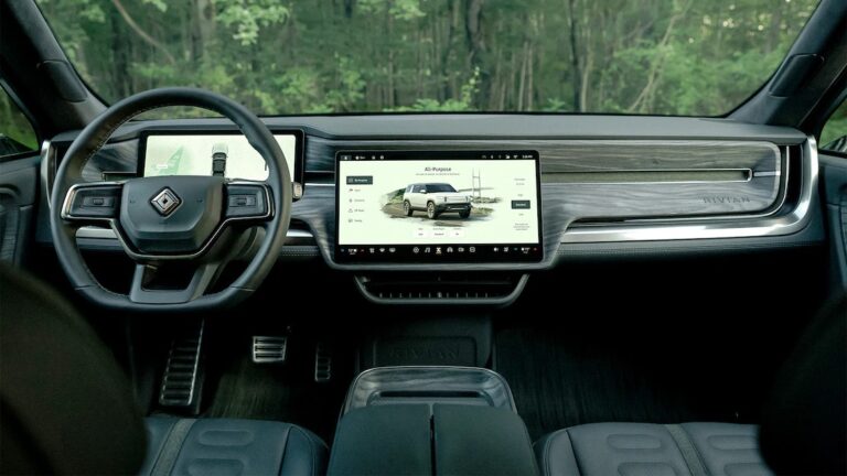 2023 Rivian R1S Dual-Motor AWD Interior Images