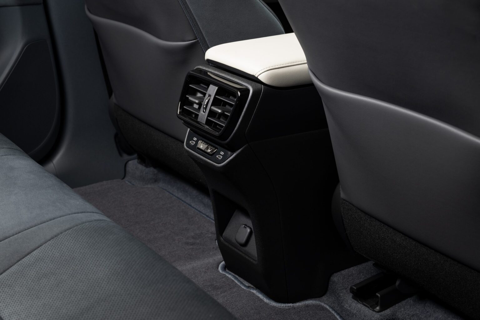 2023 Lexus RZ 450e Interior Image 8
