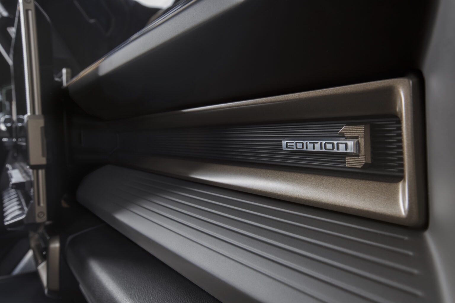 2024 GMC HUMMER EV SUV Interior Image 7