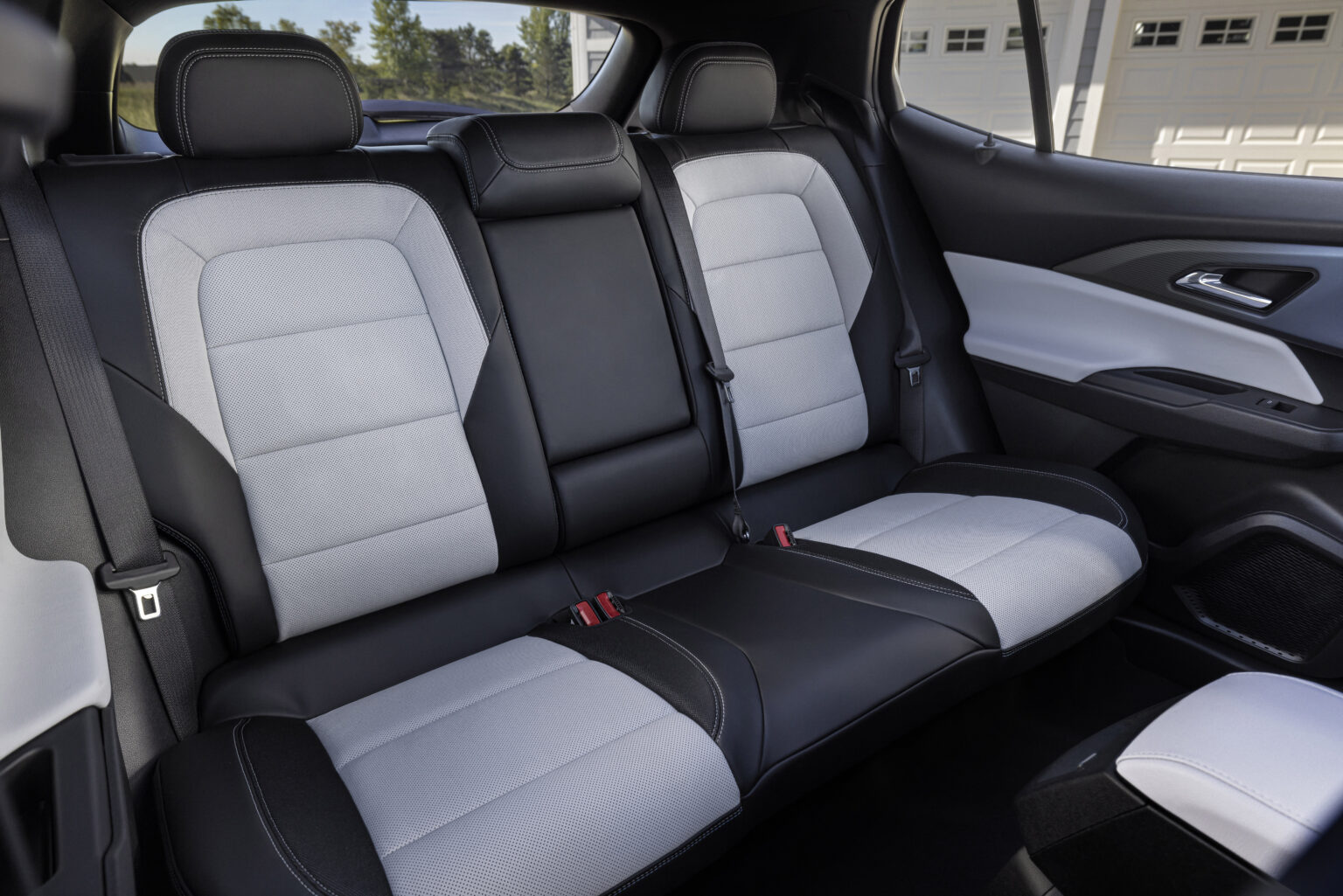 2024 Chevrolet Equinox EV Interior Image 8