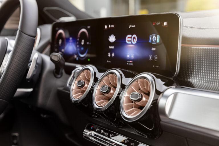 2023 Mercedes EQB SUV EQB 300 4MATIC SUV Premium Interior Images