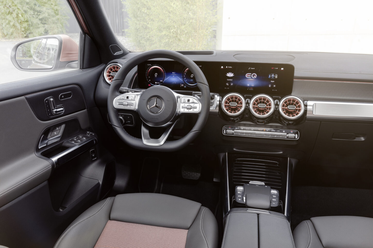 2023 Mercedes EQB SUV Interior Image 1