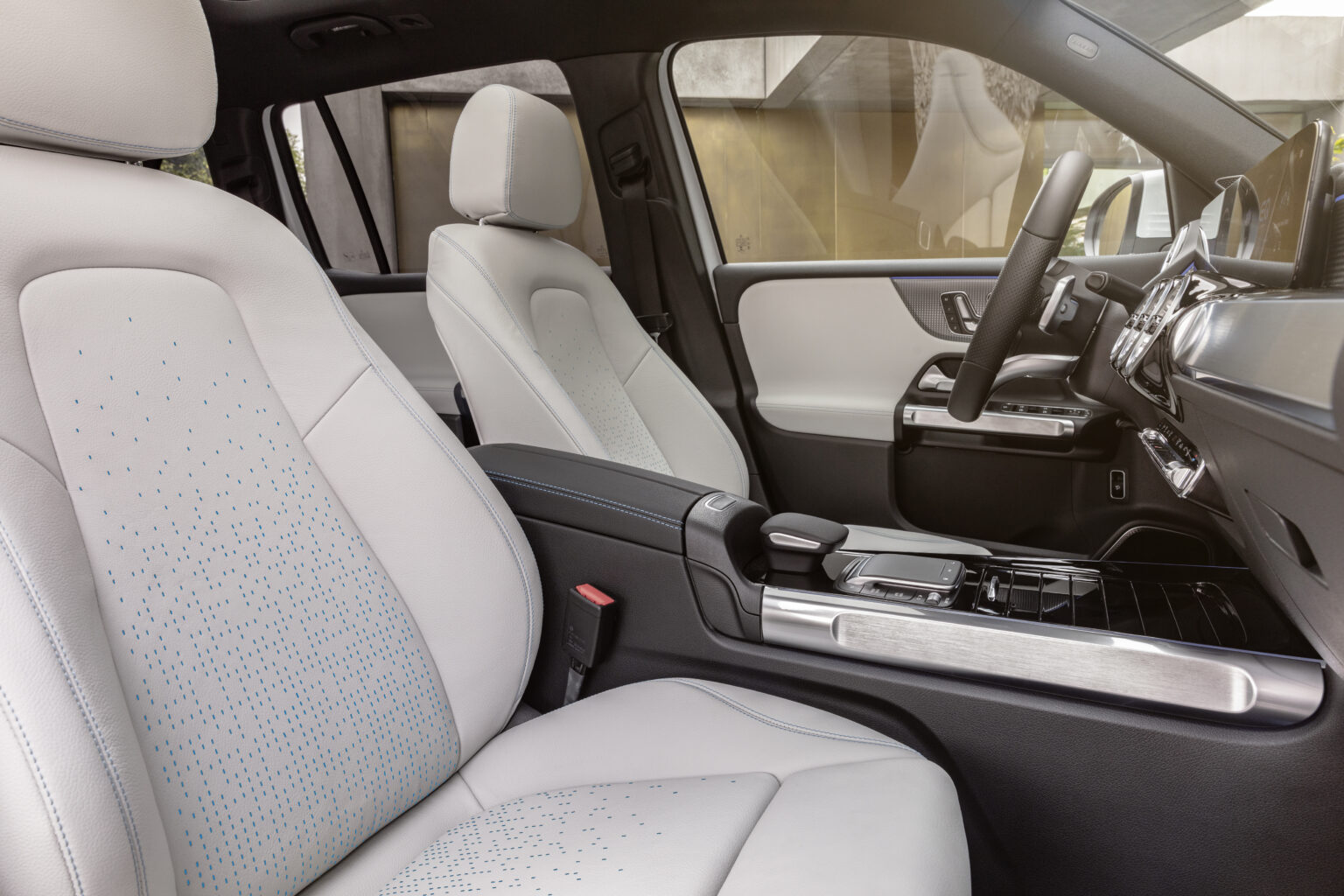 2023 Mercedes EQB SUV Interior Image 9