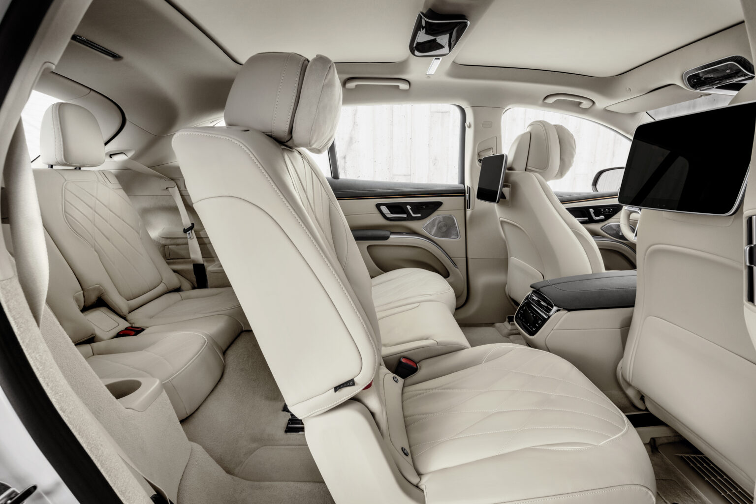 2023 Mercedes EQS SUV Interior Image 4