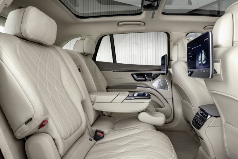 2023 Mercedes EQS SUV EQS 450+ SUV Pinnacle Interior Images