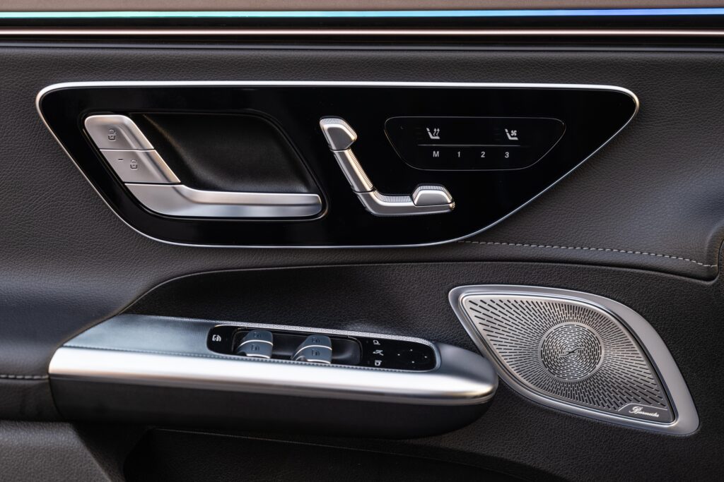 2023 Mercedes EQE SUV Interior Image 17