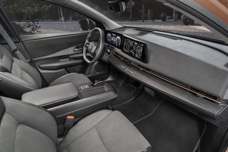 2023 Nissan Ariya Engage FWD Interior Images