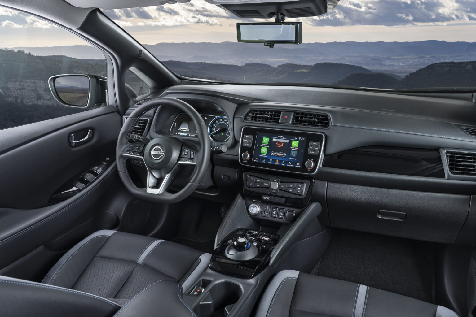 2023 Nissan Leaf Interior Image 6
