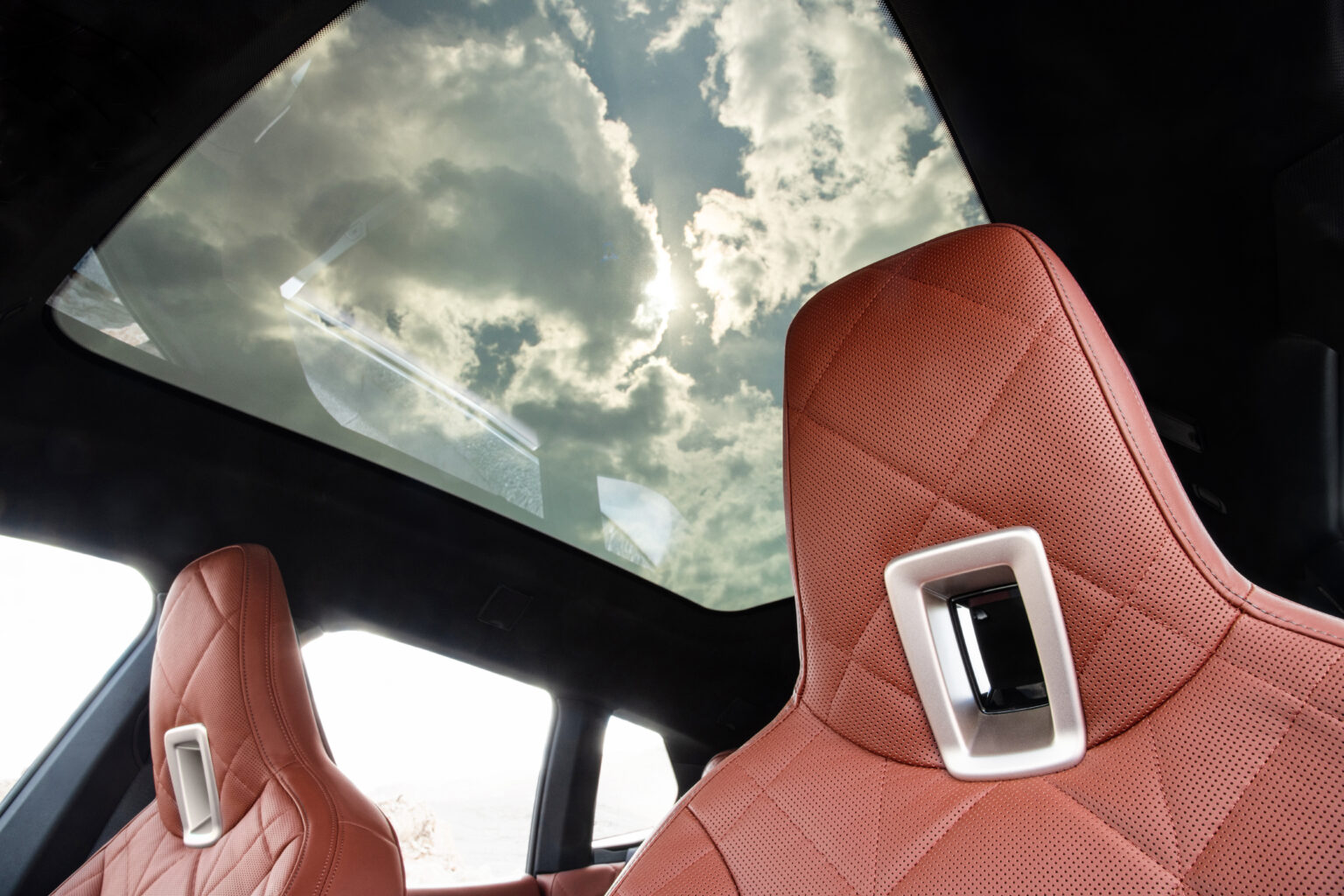 2023 BMW iX Interior Image 13
