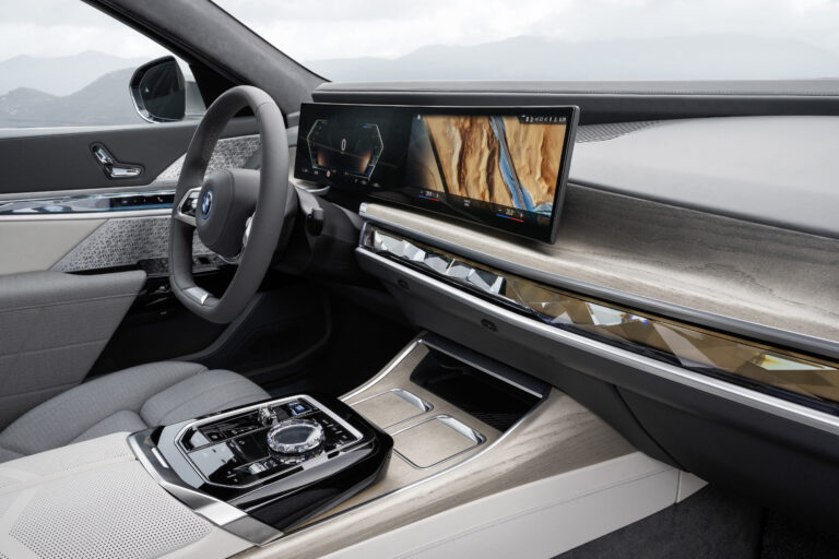 2023 BMW i7 xDrive60 Performance Interior Images