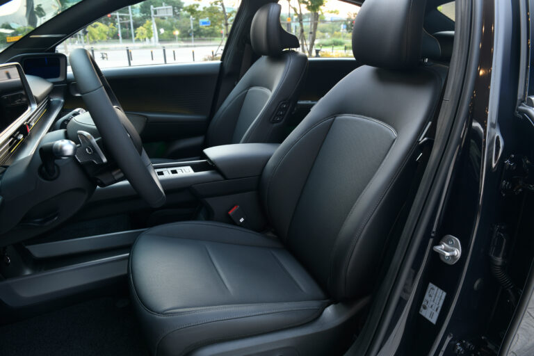 2023 Hyundai Ioniq 6 SEL RWD Interior Images