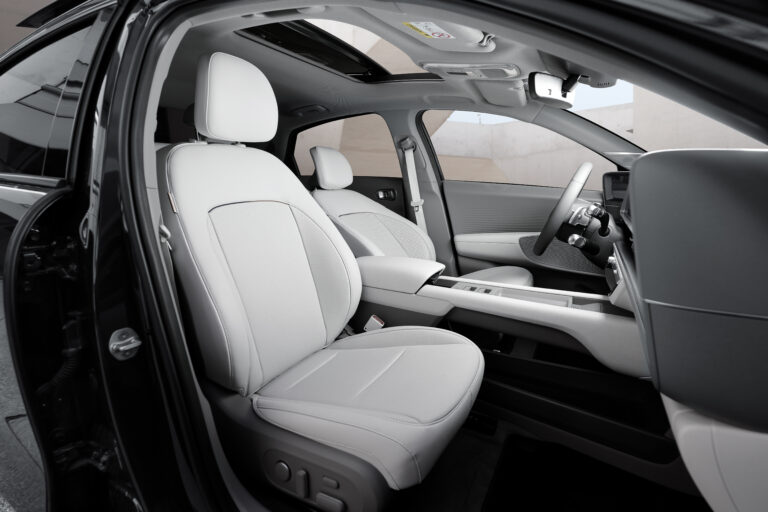 2023 Hyundai Ioniq 6 SEL AWD Interior Images