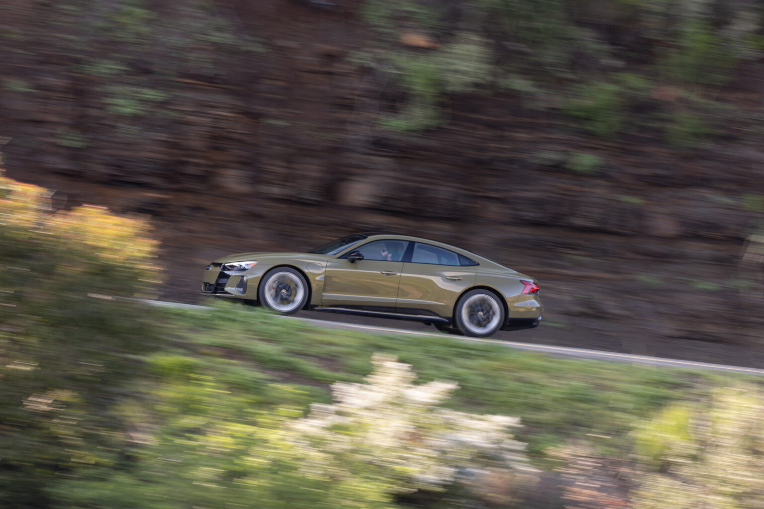 2023 Audi e-tron GT Exterior Image 2
