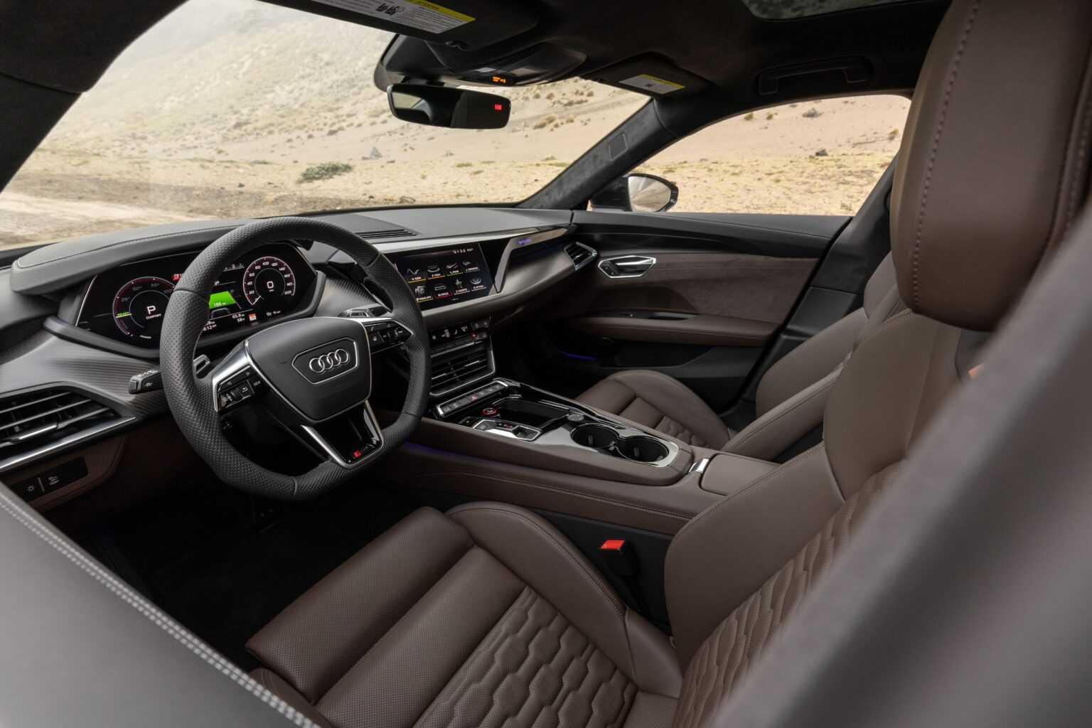 2023 Audi e-tron GT Interior Image 2