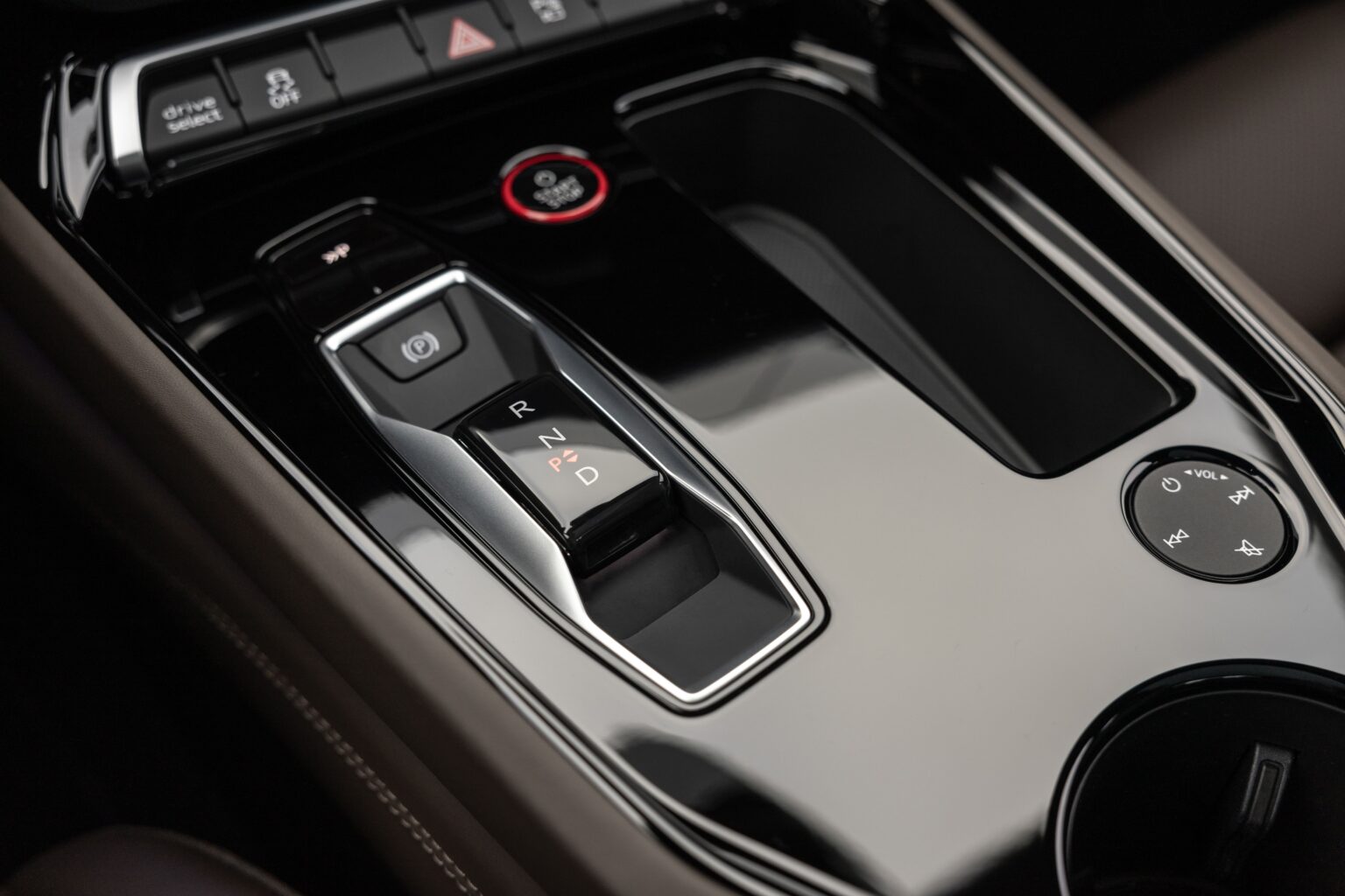 2023 Audi e-tron GT Interior Image 7