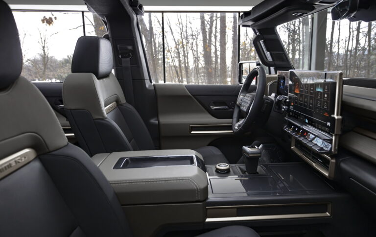 2024 GMC Hummer EV SUV 2X Interior Images