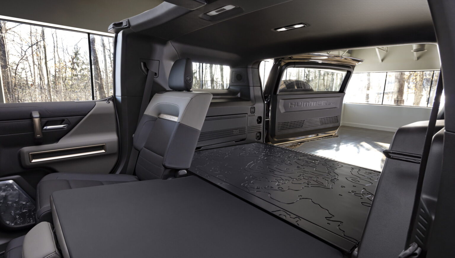 2024 GMC Hummer EV SUV Interior Image 8