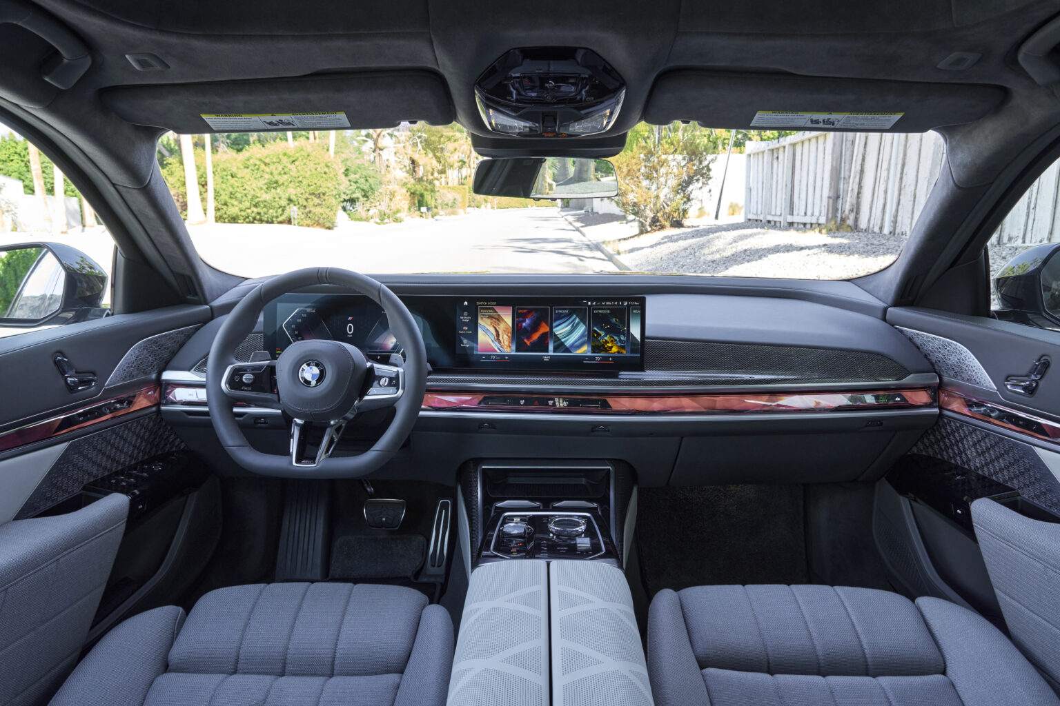 2024 BMW i7 Interior Image 21