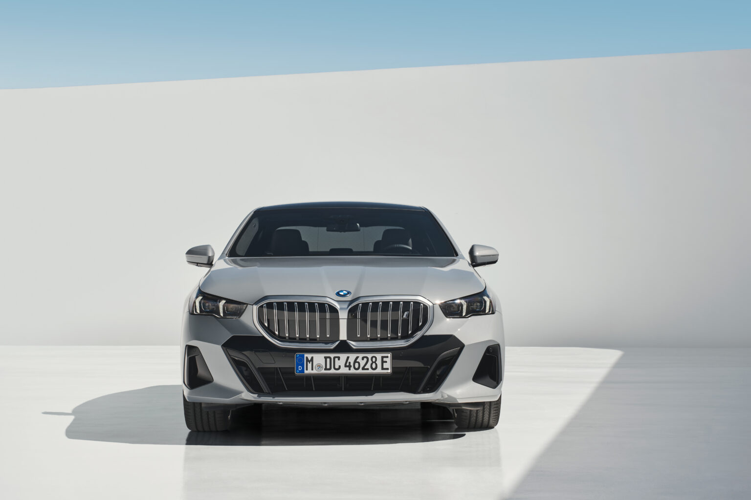 2024 BMW i5 Exterior Image 10