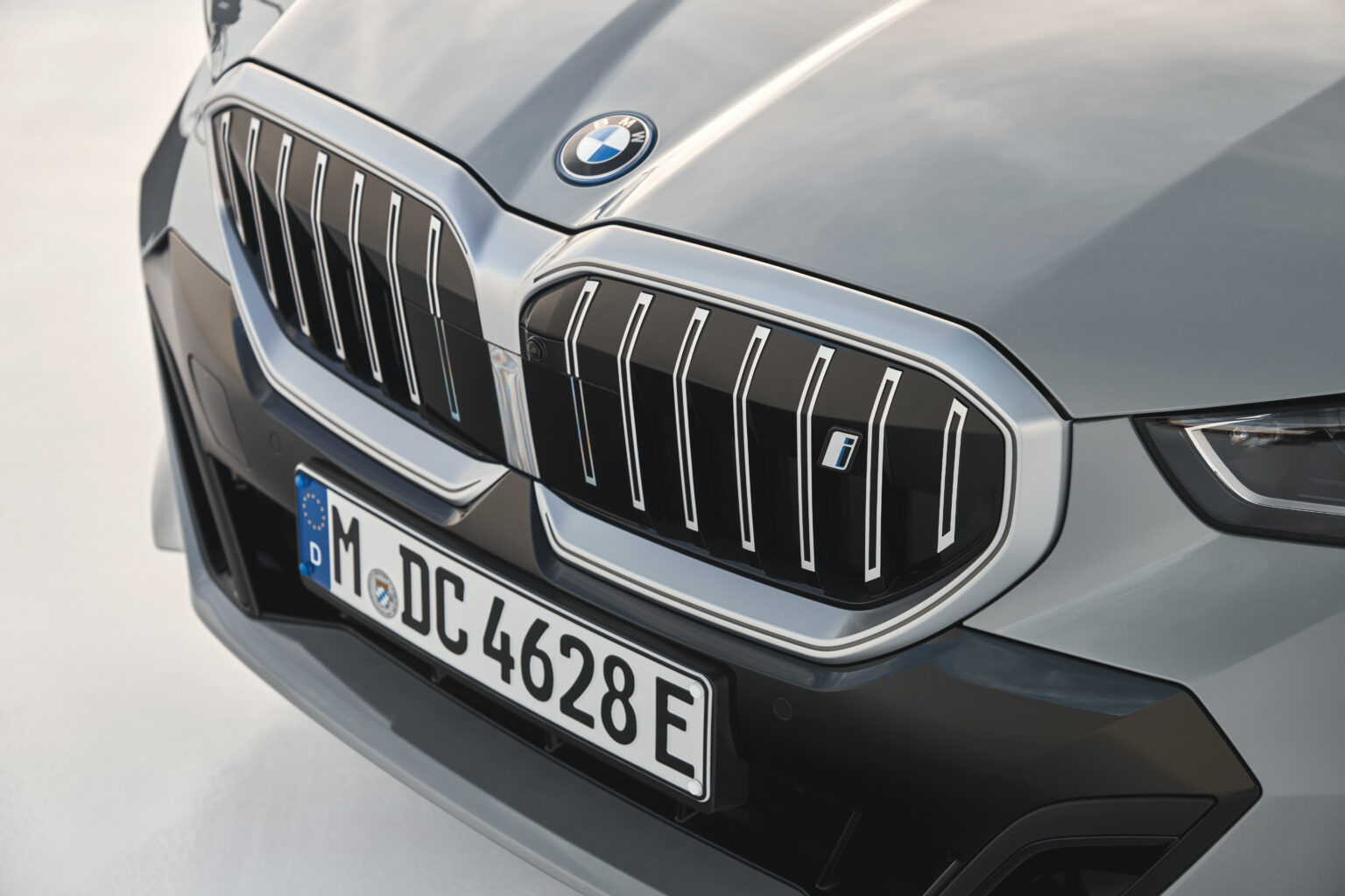 2024 BMW i5 Exterior Image 17
