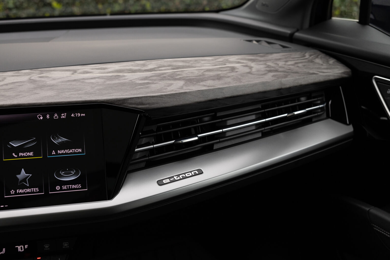2023-Audi-Q4-e-tron-interior