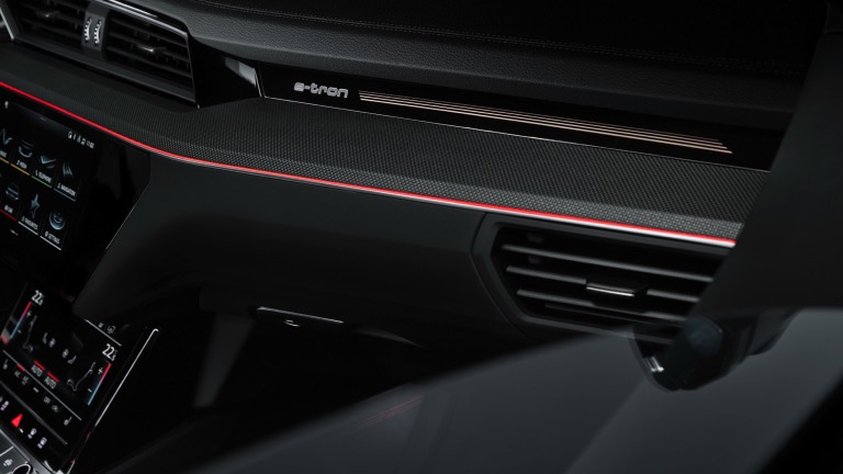 2024 Audi Q8 Sportback e-tron Interior Image 6